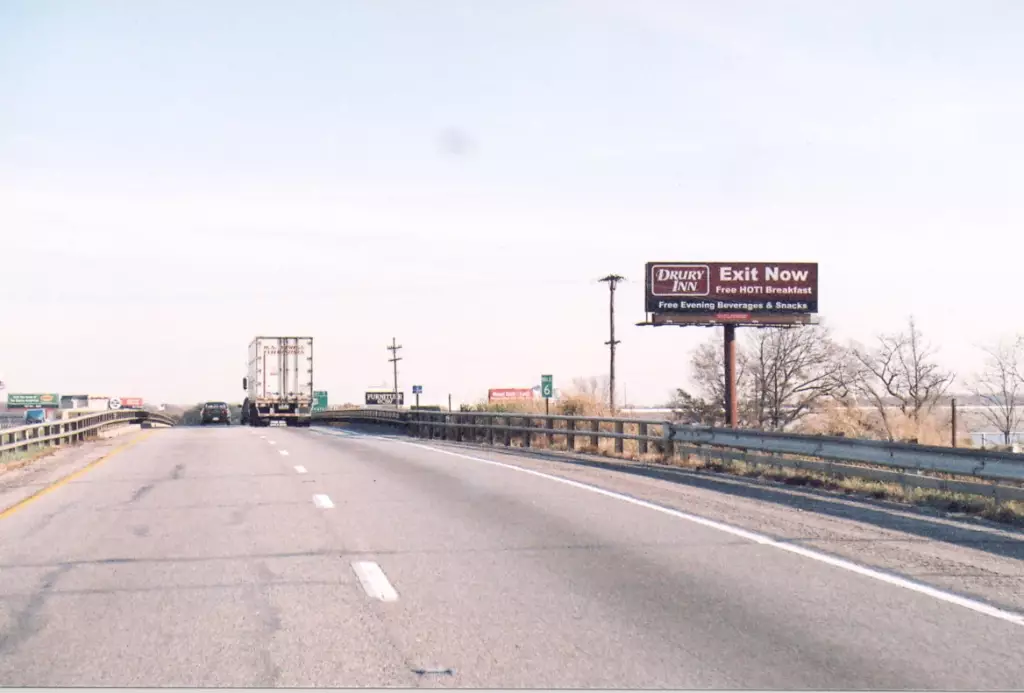 I-70 0.4 mi W/O Hwy 41 SS, W/F