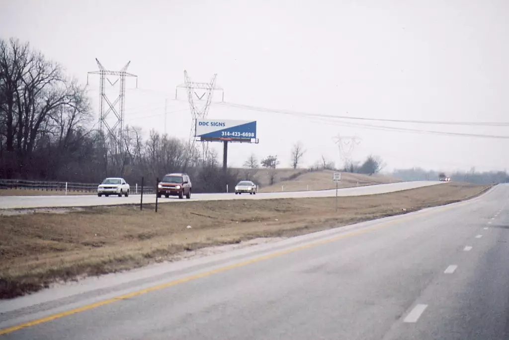 Hwy 41 0.4 mi N/O MM 73 ES, N/F