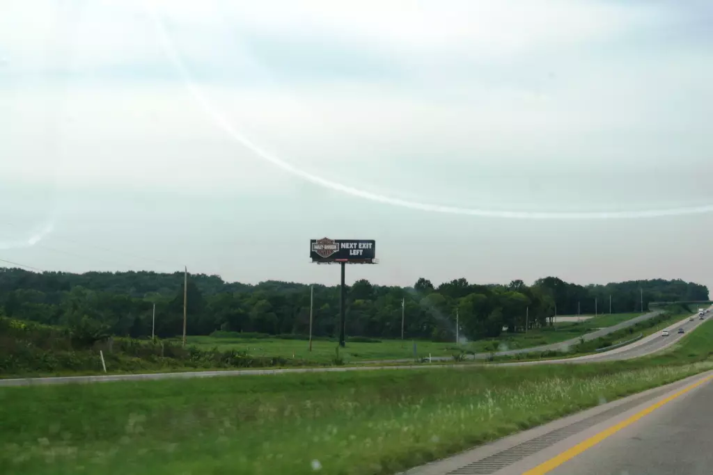 I-65 3.7 mi N/O Route 99, Exit 46 ES, N/F