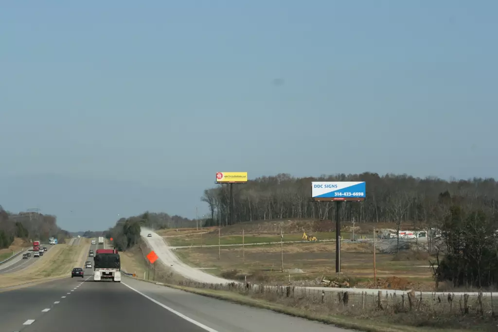I-65 3.7 mi N/O Route 99, Exit 46 ES, S/F