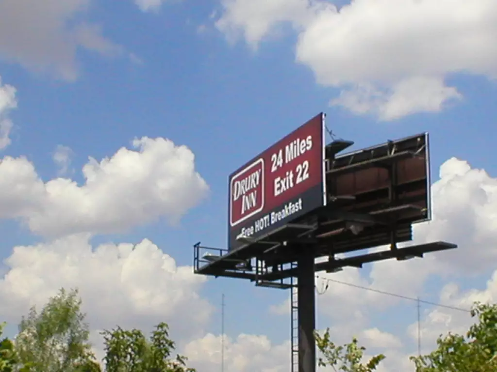 I-65 1.5 mi N/O Exit # 117 ES, S/F